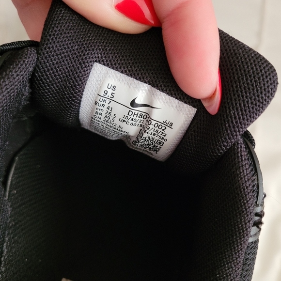 Nike Air Max Casual Sneakers SZ 9.5 - Picture 2 of 5